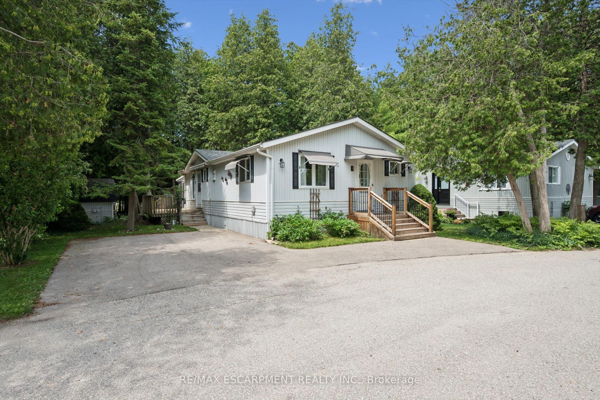 4 Spruce Avenue, Puslinch, ON N1H 6H9