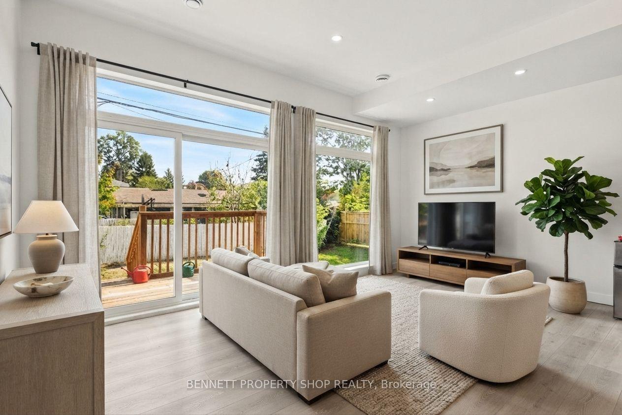 133 Duford Street, Vanier and Kingsview Park, ON K1L 6Z5