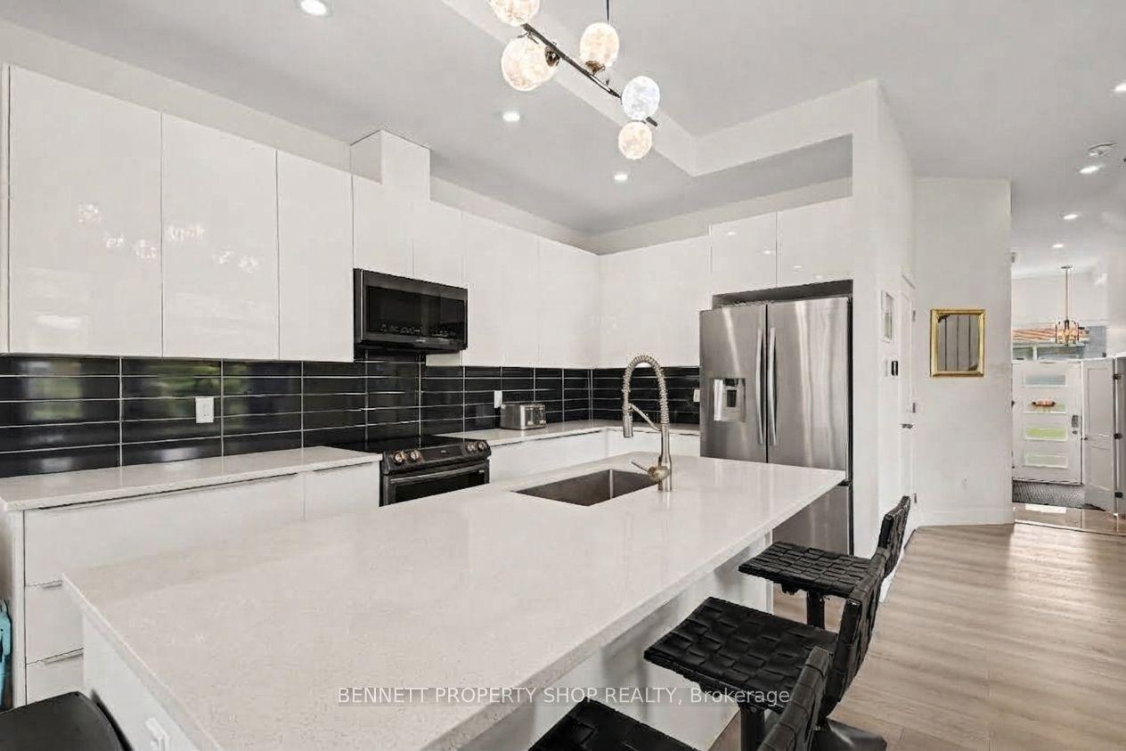 133 Duford Street, Vanier and Kingsview Park, ON K1L 6Z5