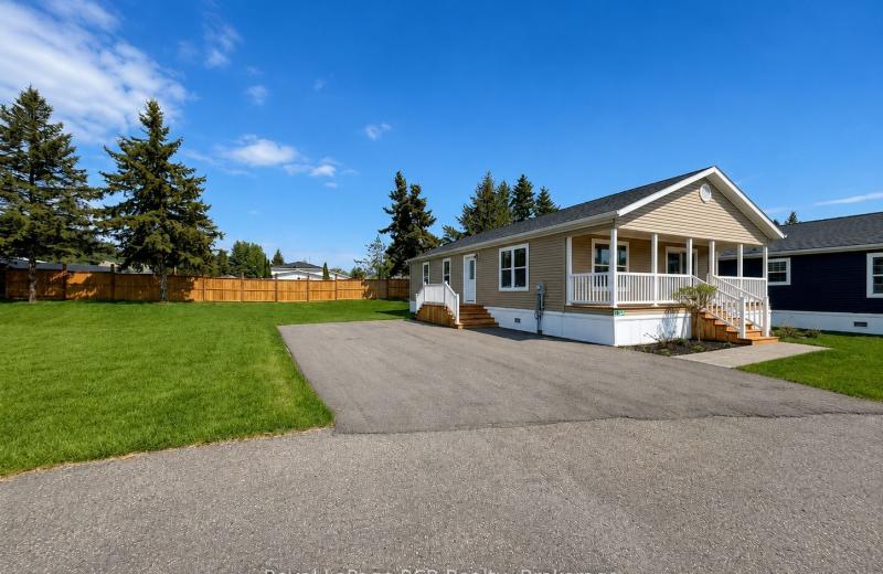 210 Spruce Drive, West Grey, ON N4N 3B8