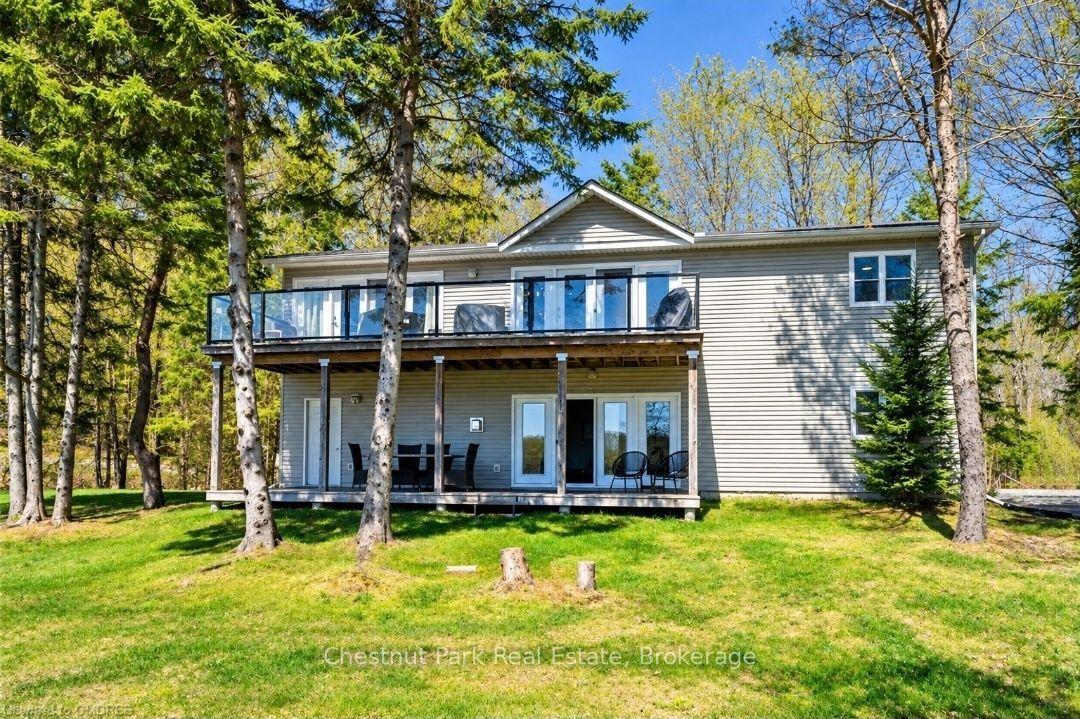 121 North Deer Lake Road, Huntsville, ON P0B 1L0