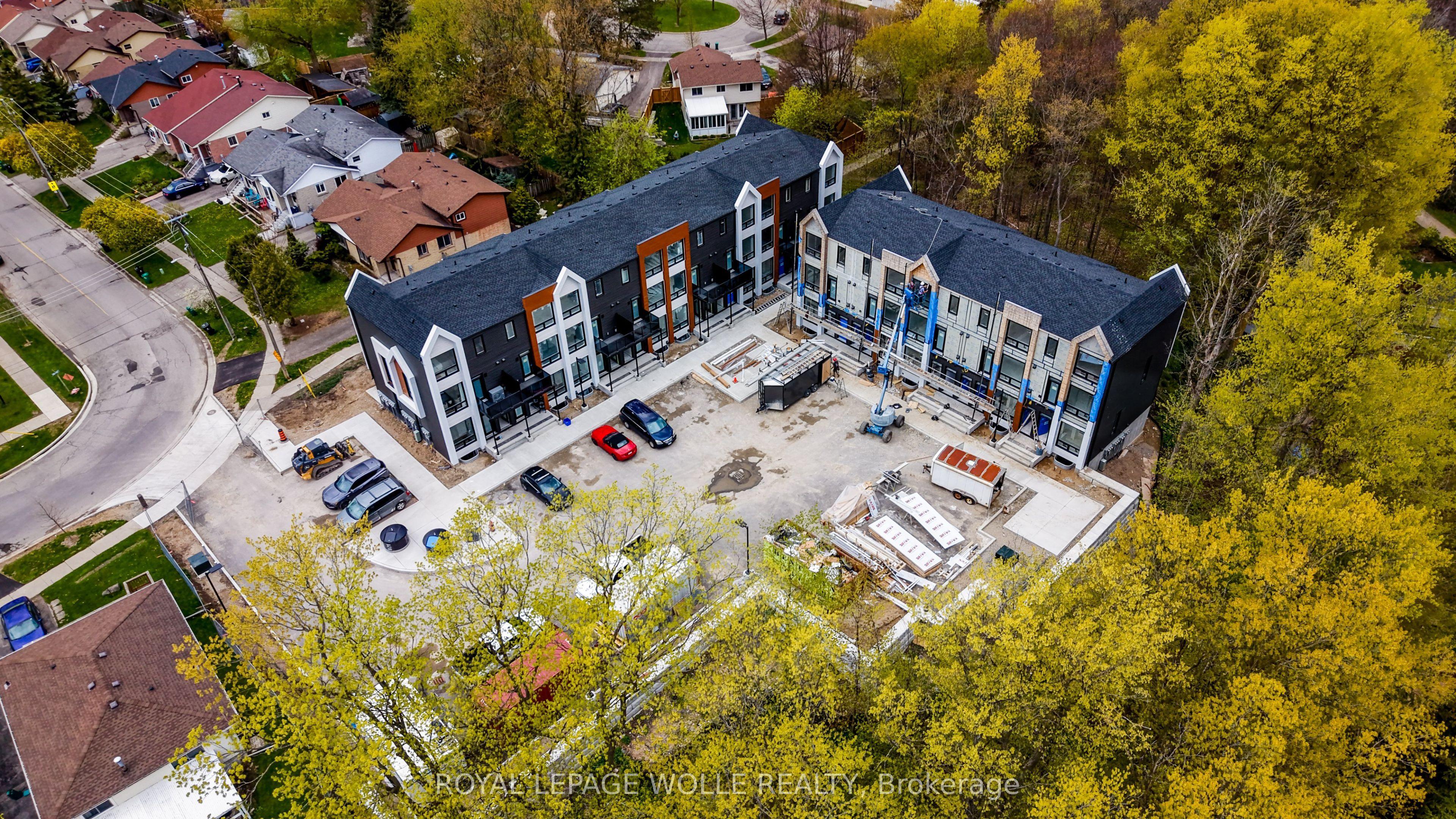 210 HERITAGE Drive UNIT 21 (THE GLEN), Kitchener, ON N2B 0B5