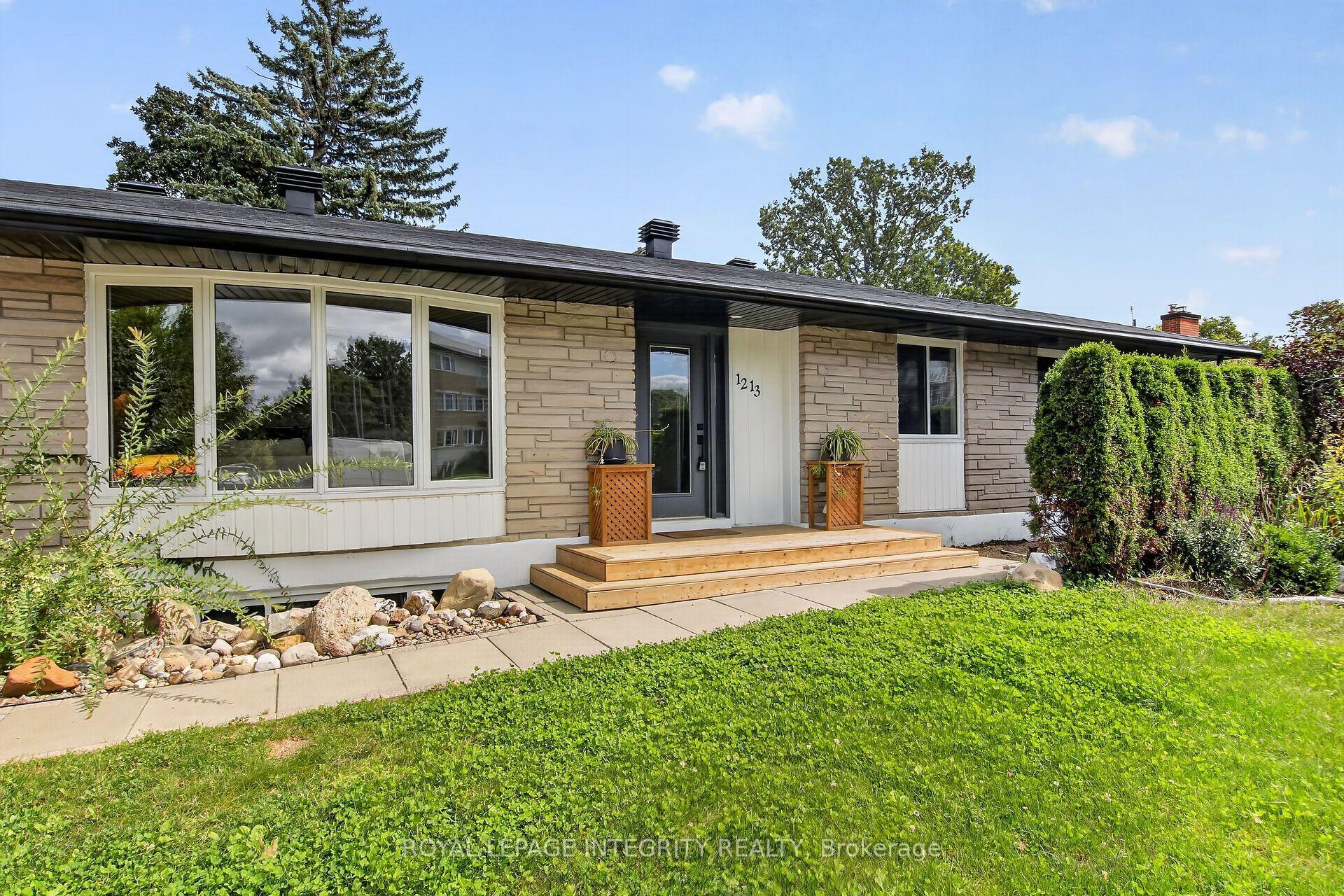 1213 Mcwatters Road, Parkway Park - Queensway Terrace S and Area, ON K2C 3E7