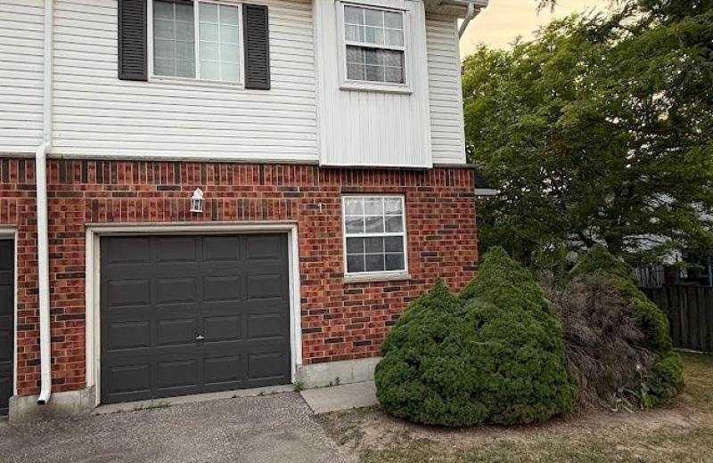 185 Highland Crescent 1, Kitchener, ON N2M 5P8