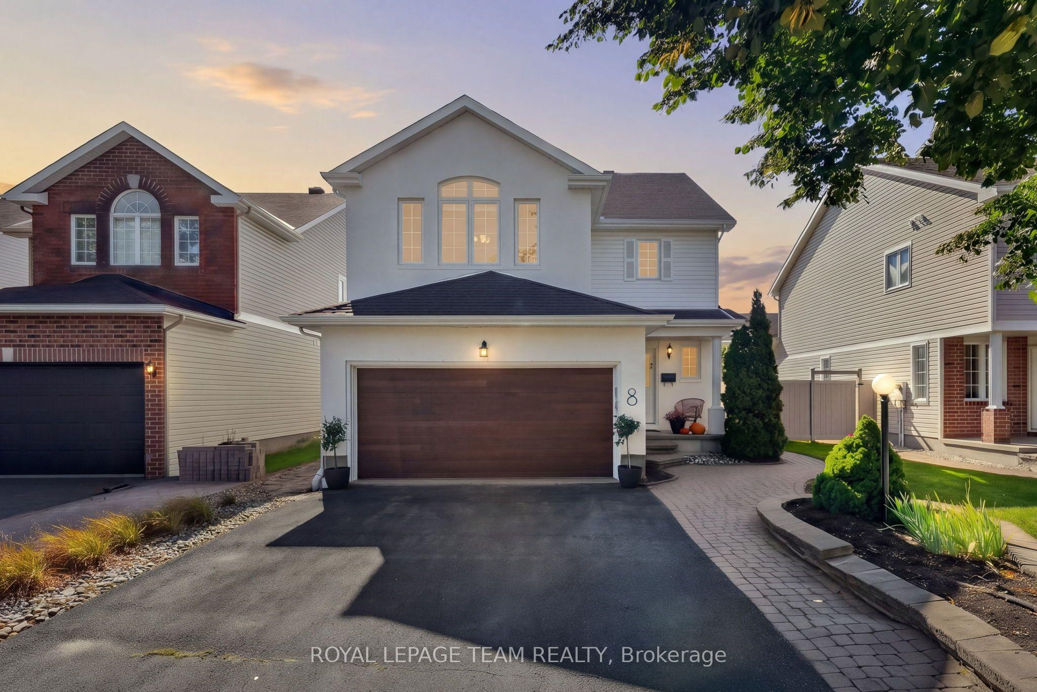 8 Oriska Way, Barrhaven, ON K2J 4N7