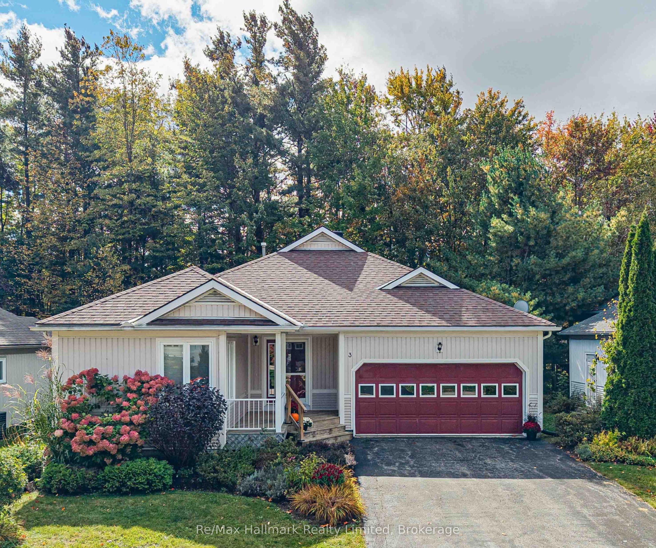 3 Woods Hollow, Gravenhurst, ON P1P 1Y7