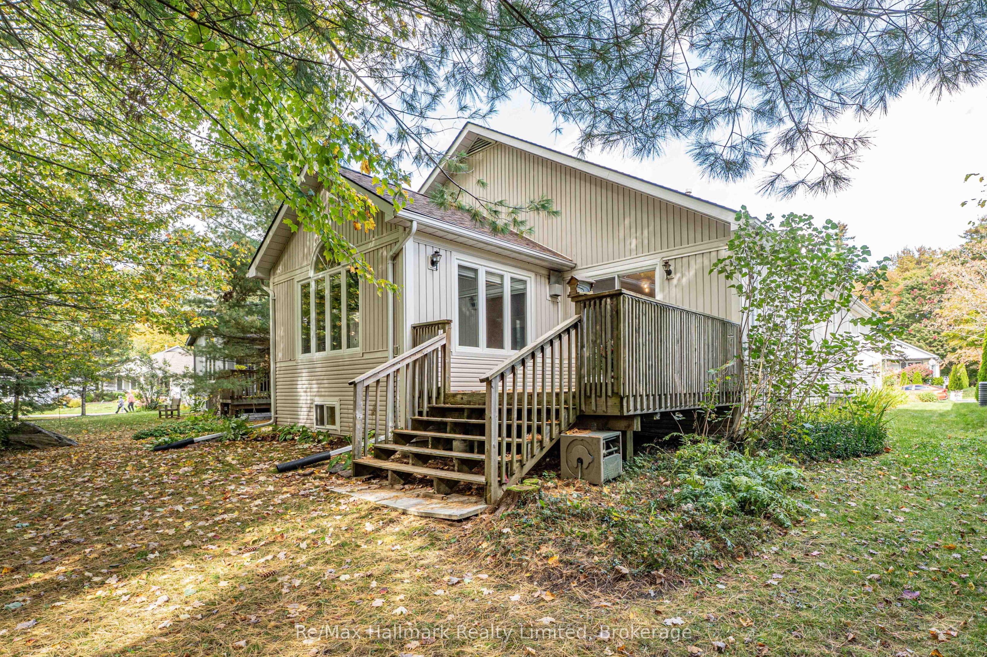 3 Woods Hollow, Gravenhurst, ON P1P 1Y7