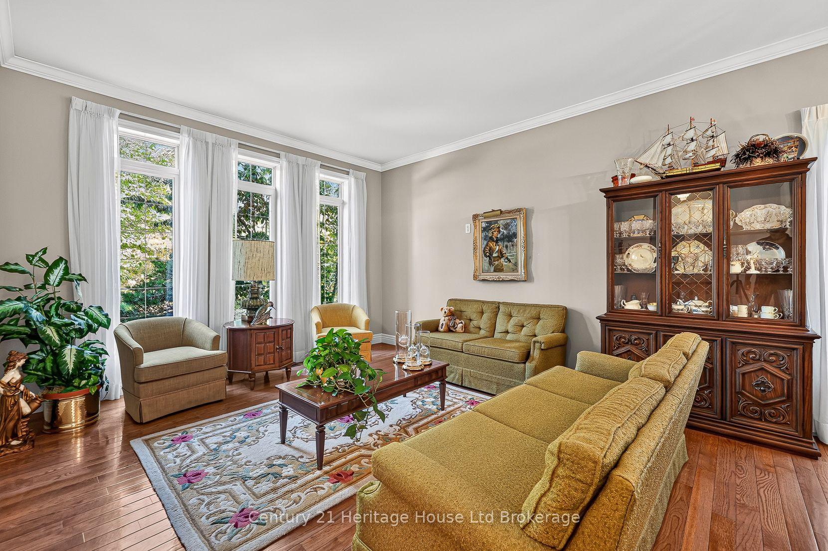 796 Springbank Avenue N, Woodstock, ON N4T 1T5