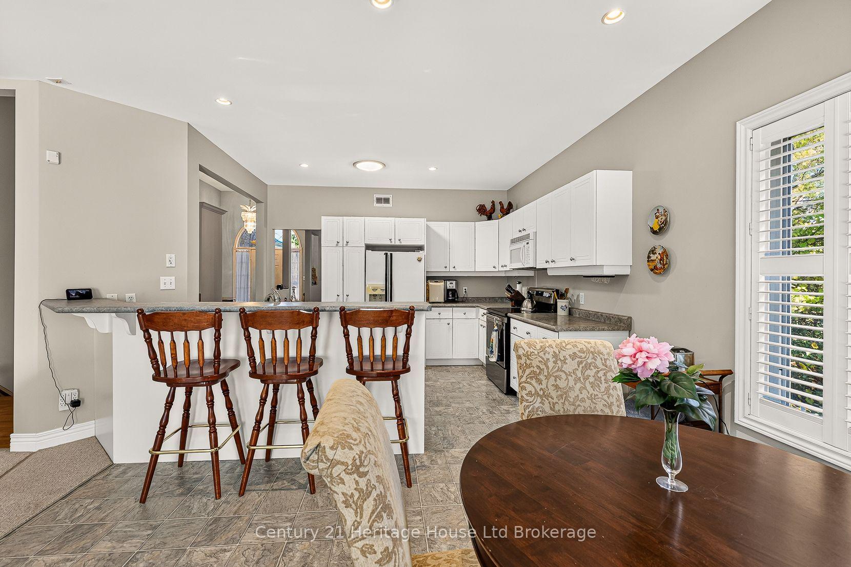 796 Springbank Avenue N, Woodstock, ON N4T 1T5