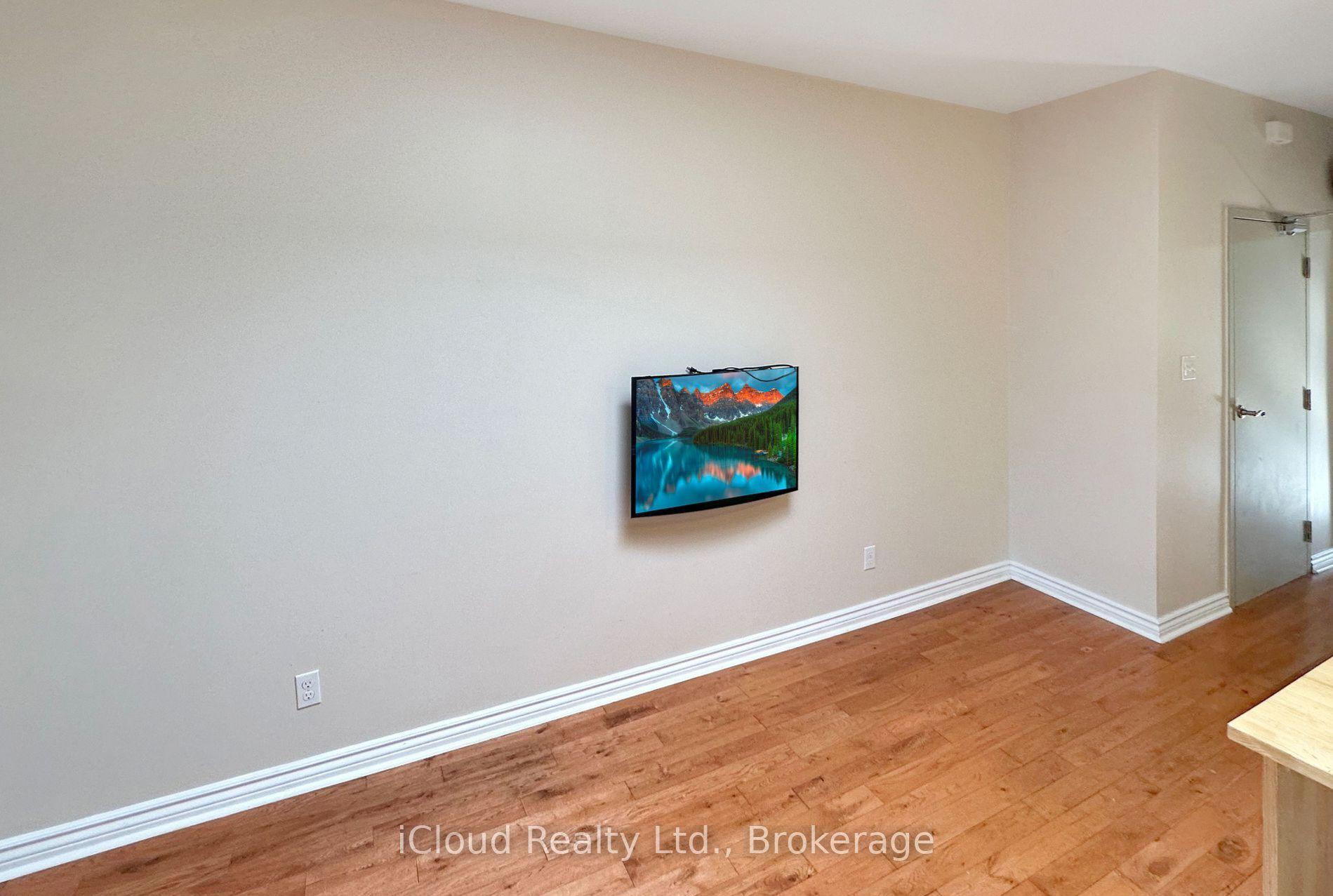 67 King Street W 1, Hamilton, ON L9H 1T5