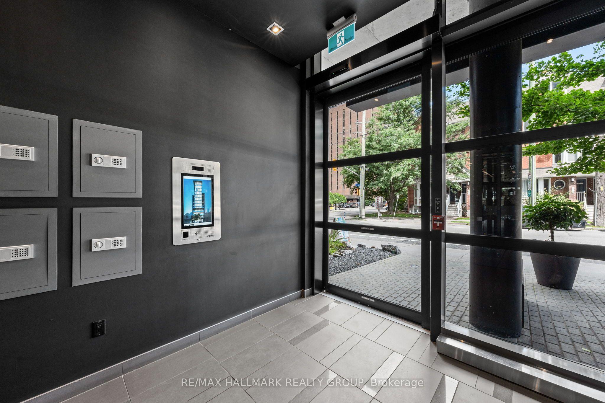 224 Lyon Street N Street 1001, Ottawa Centre, ON K1R 0C1