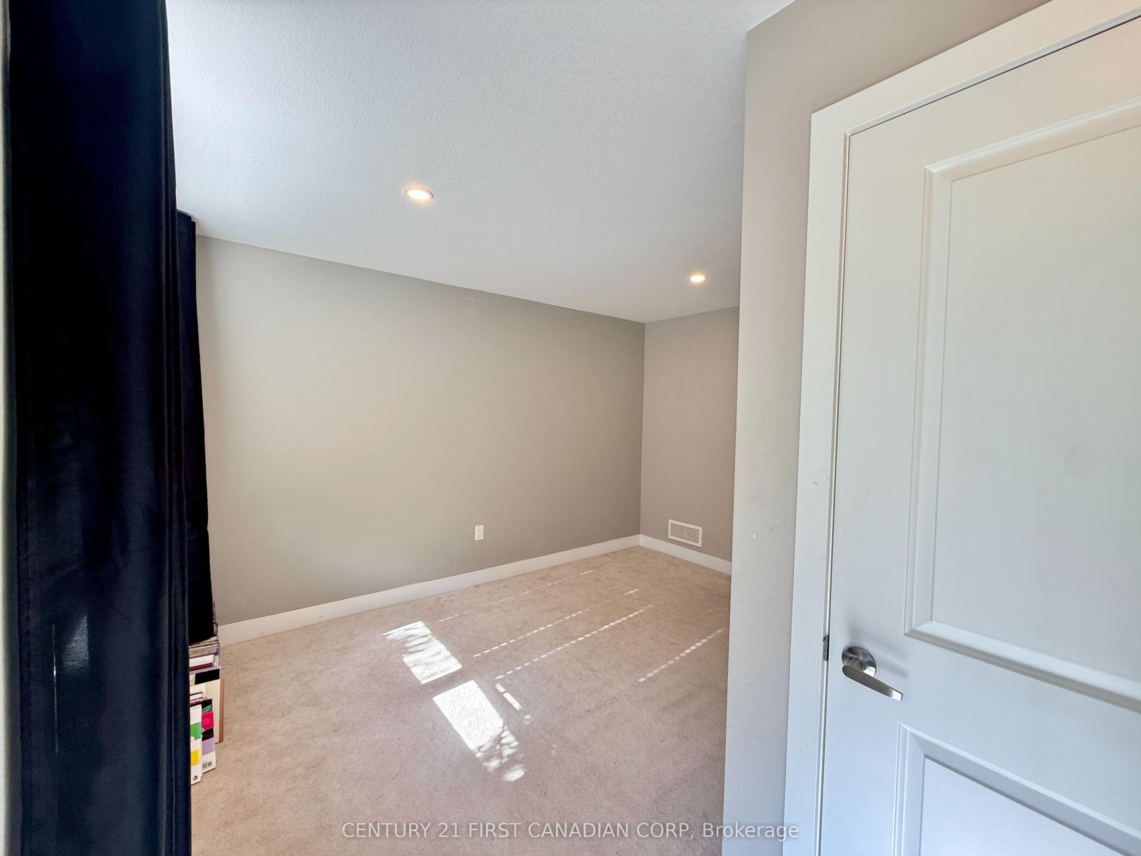 1960 Dalmagarry Road 40, London North, ON N6G 0T8