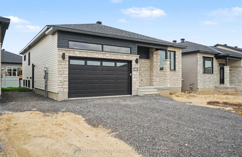 275 Sam Avenue B, Russell, ON K0A 1W0