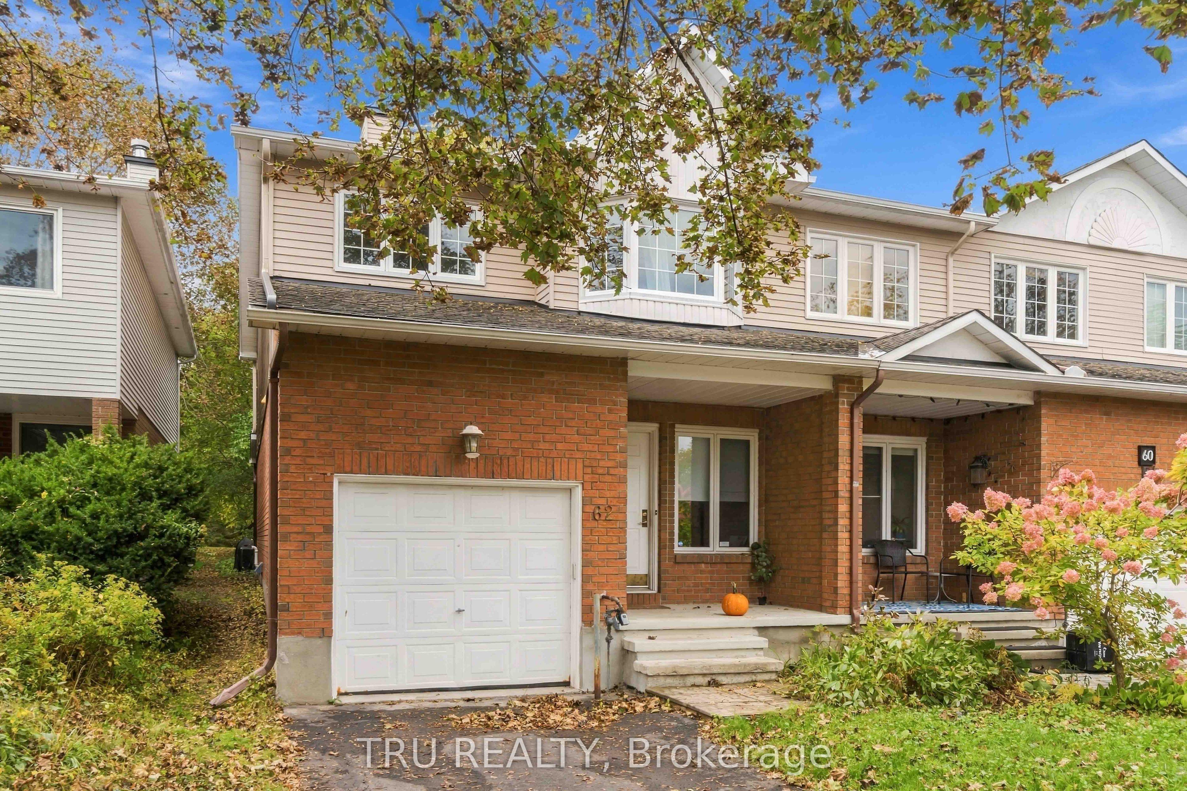 62 Hunter's Glen Crescent, Hunt Club - South Keys and Area, ON K1T 3P9