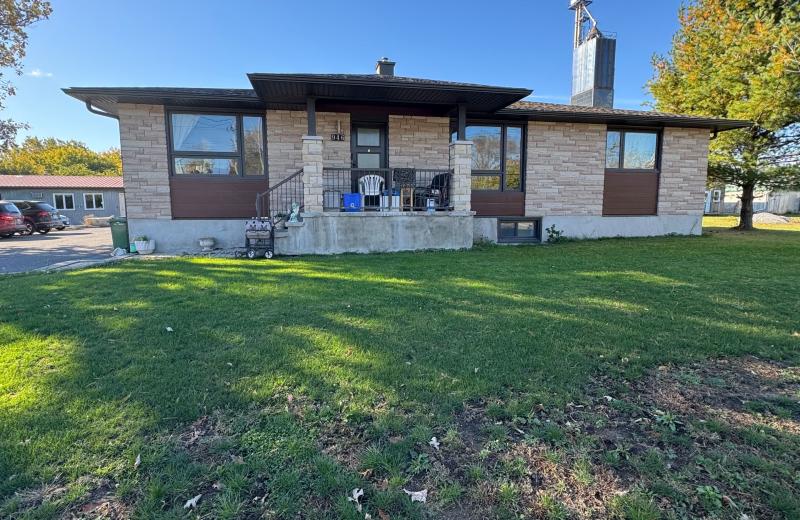 1195 Notre Dame Street S 3, Russell, ON K0A 1W0
