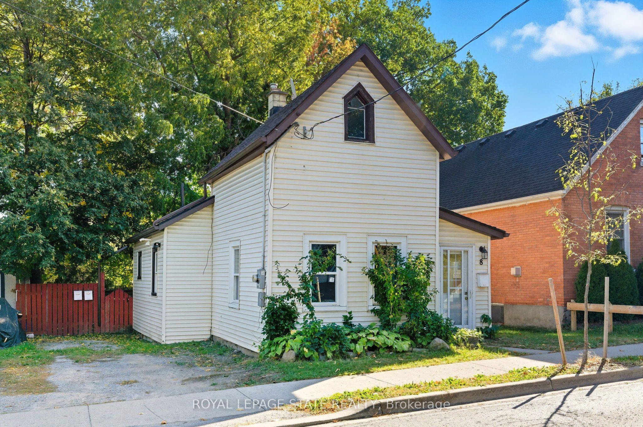 8 Tasker Street, St. Catharines, ON L2R 3Z8