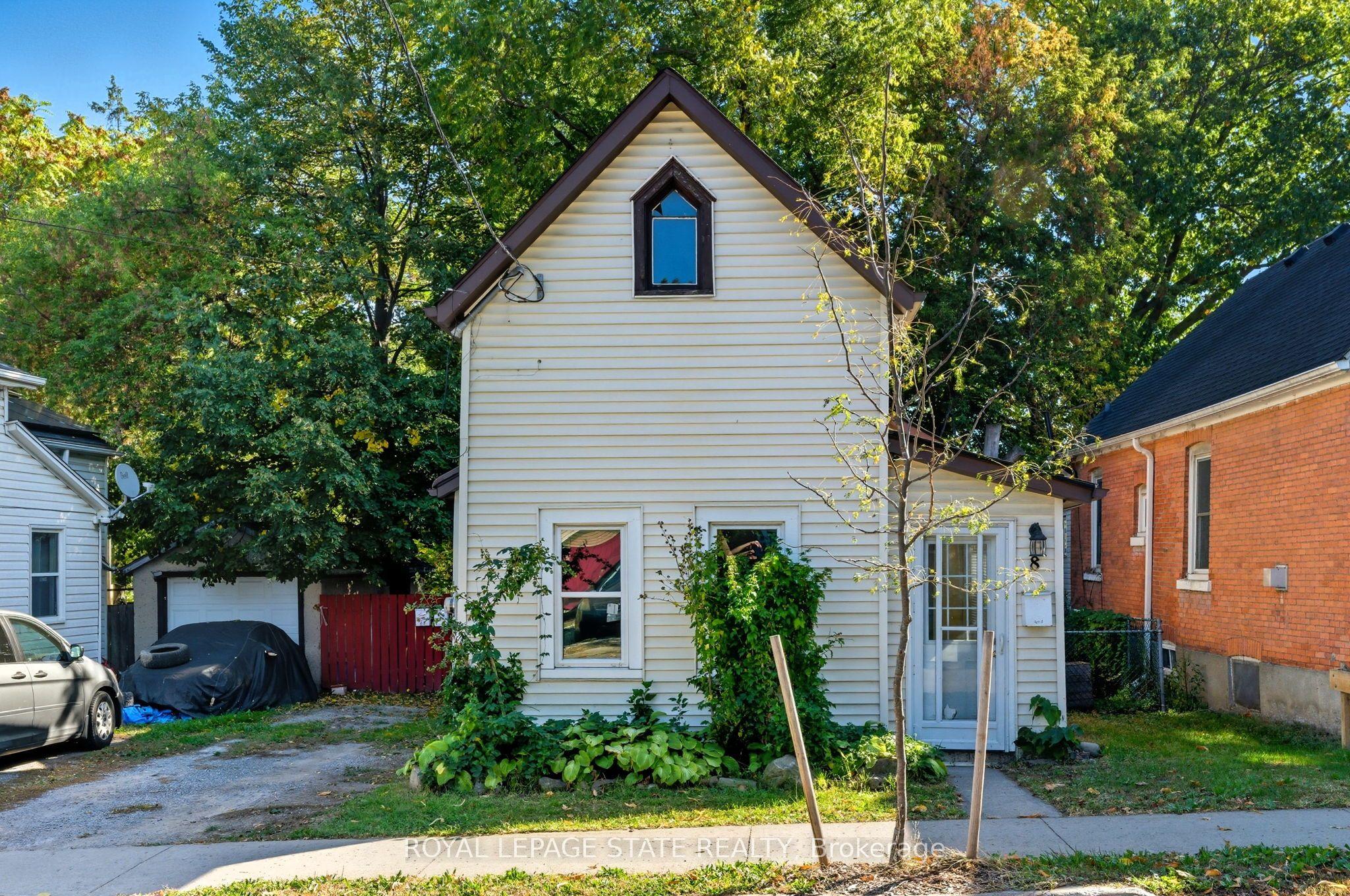 8 Tasker Street, St. Catharines, ON L2R 3Z8