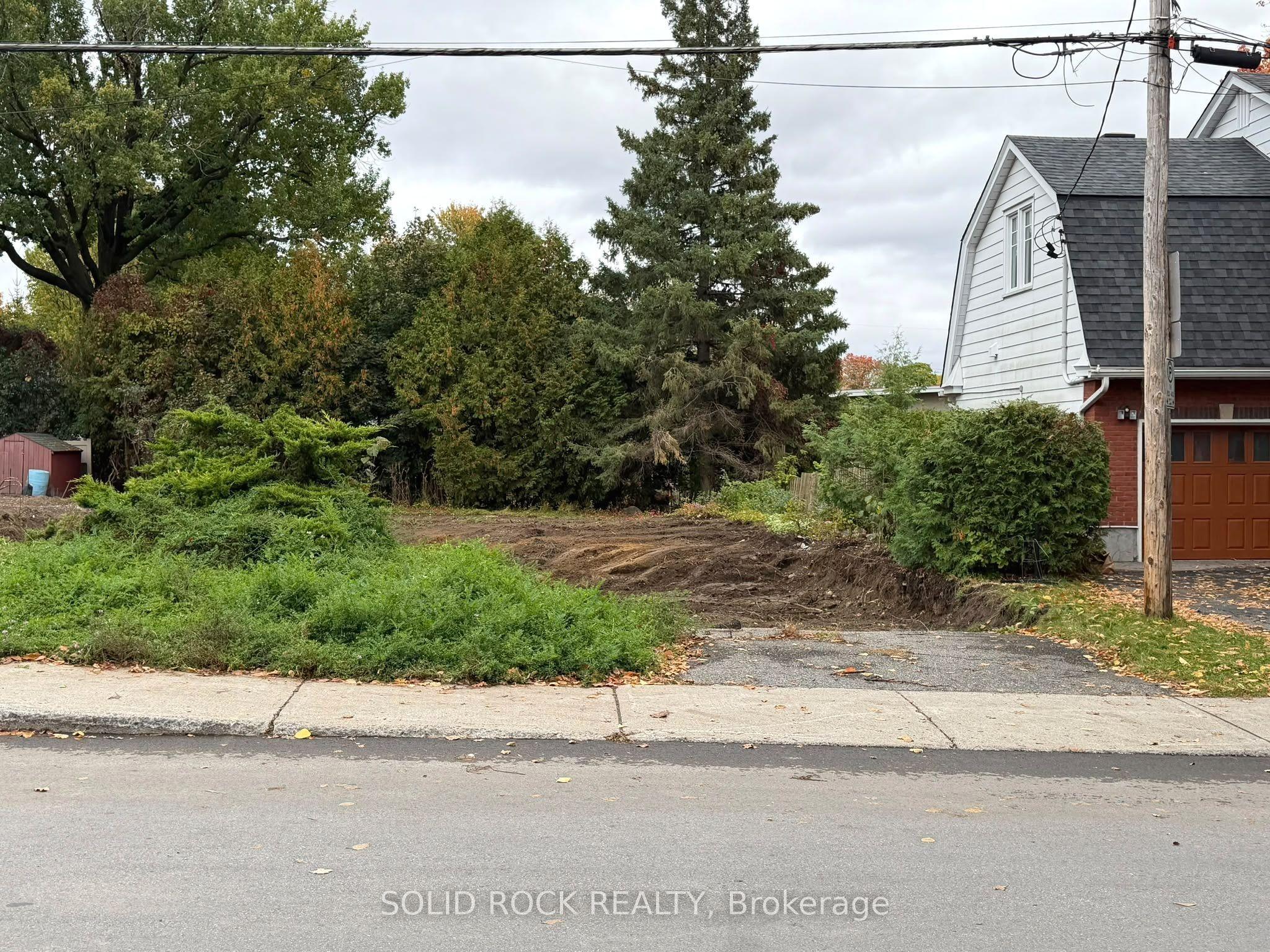 665 Broadview Avenue, Carlingwood - Westboro and Area, ON K2A 2L9