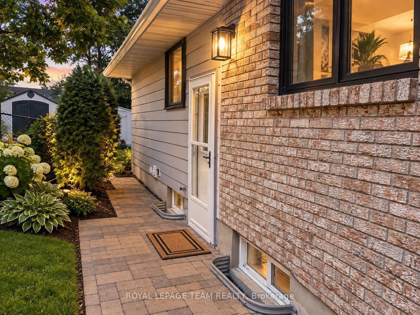 1492 Northdale Street 2, Cyrville - Carson Grove - Pineview, ON K1B 4G6