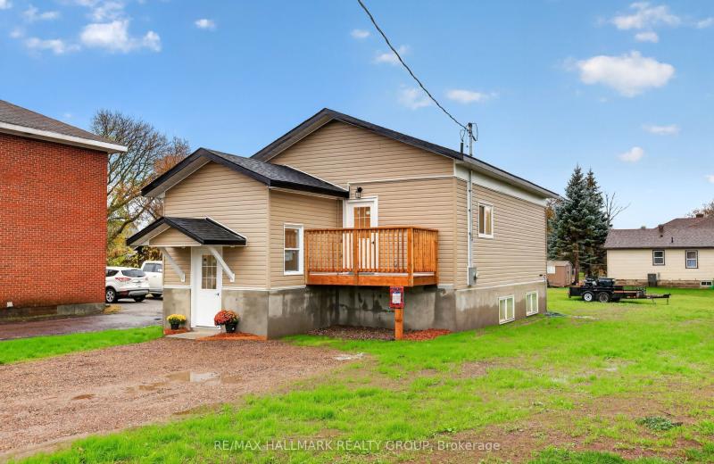 128 Bonnechere Street N, Renfrew, ON K7V 1Y9