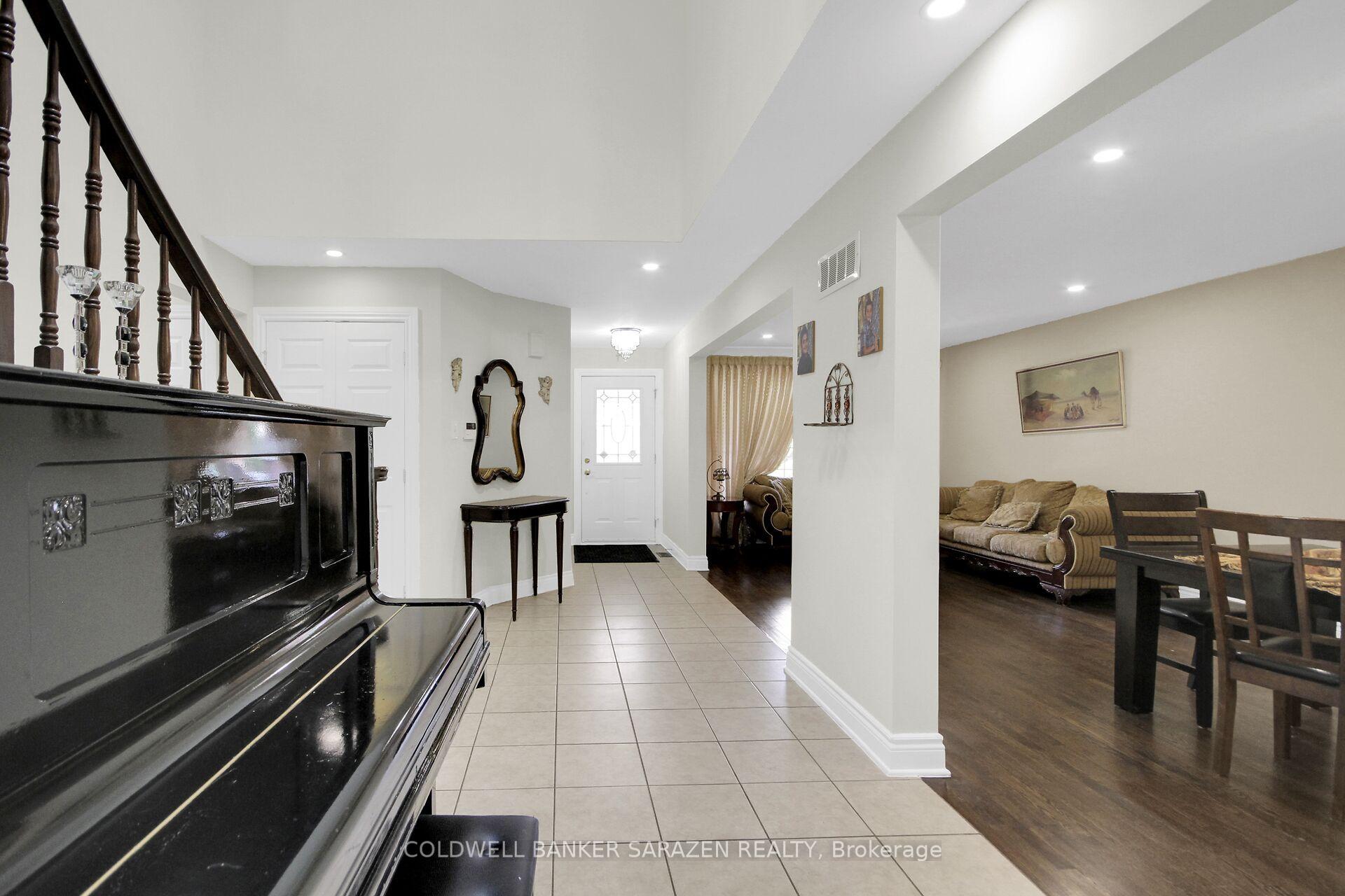 185 Twyford Street, Hunt Club - Windsor Park Village and Area, ON K1V 0V8