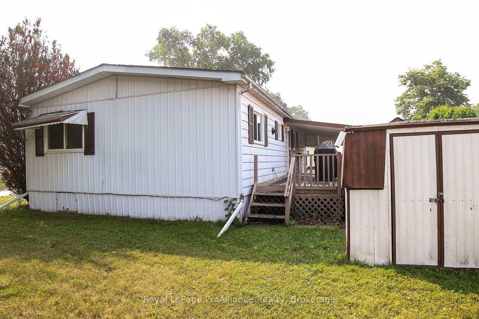 4 Dove Lane 401, Quinte West, ON K8N 4Z3