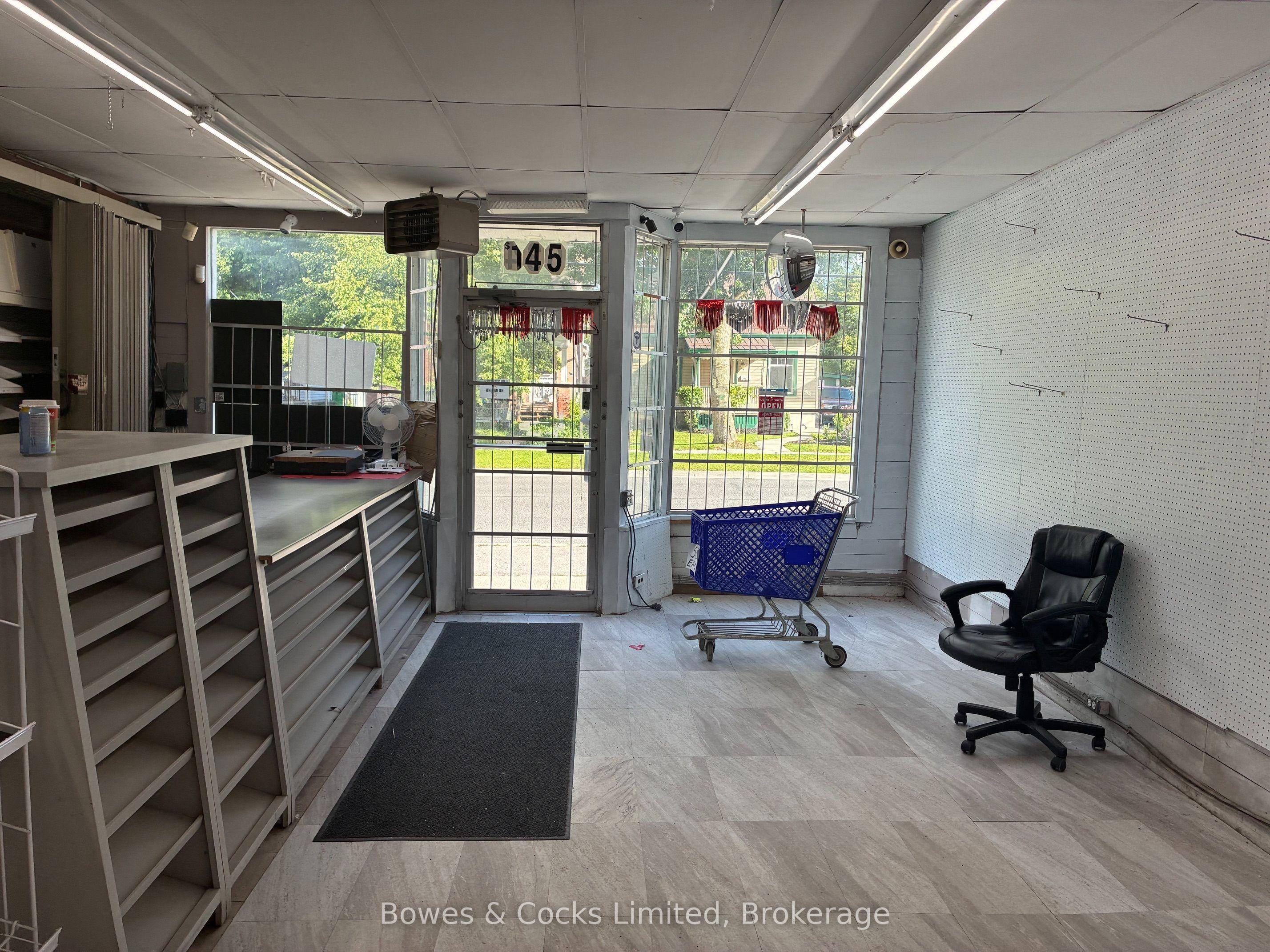 634 Chamberlain Street, Peterborough, ON K9J 4M1