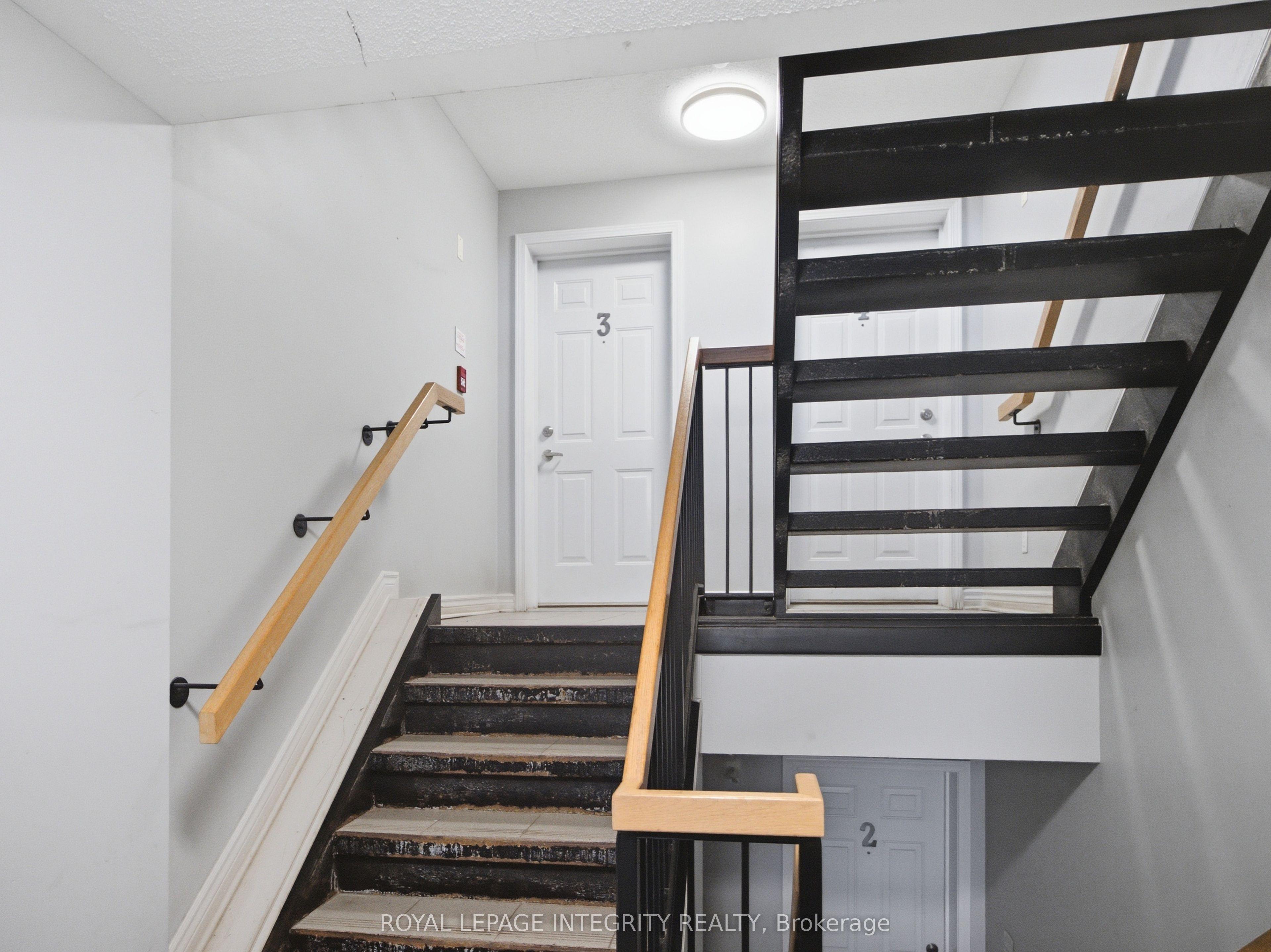 545 Stonefield Private 3, Barrhaven, ON K2G 4R4