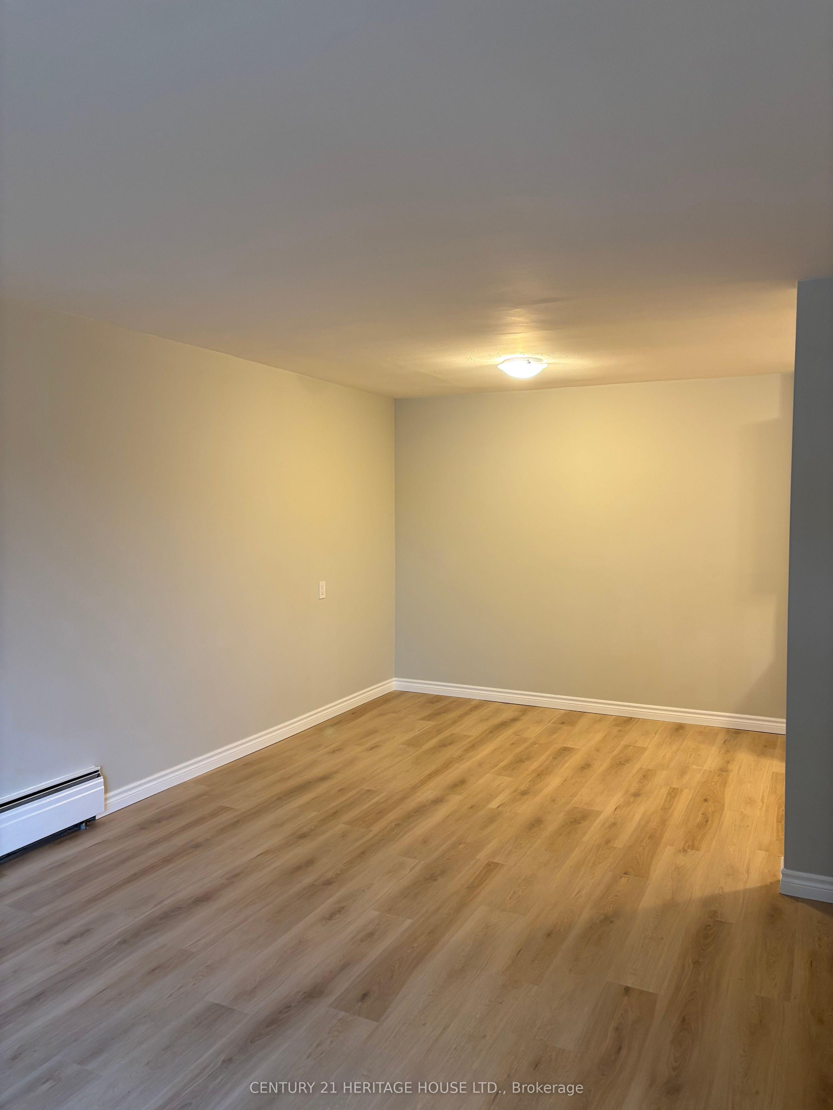 31 Parkside Drive 310, St. Thomas, ON N5R 3V1
