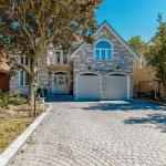 108 Montmorency Drive, Hamilton, ON L8K 6R1