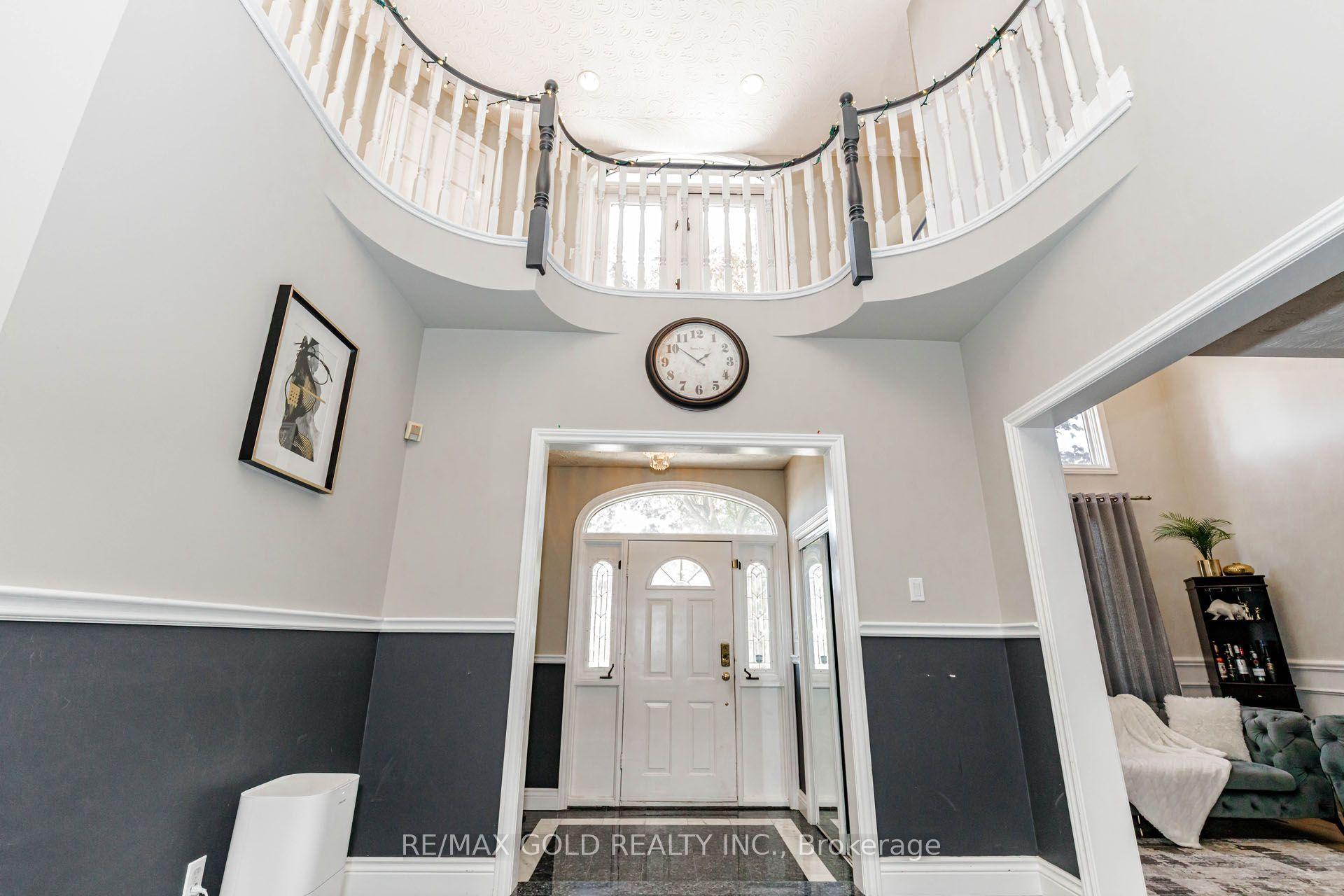 108 Montmorency Drive, Hamilton, ON L8K 6R1