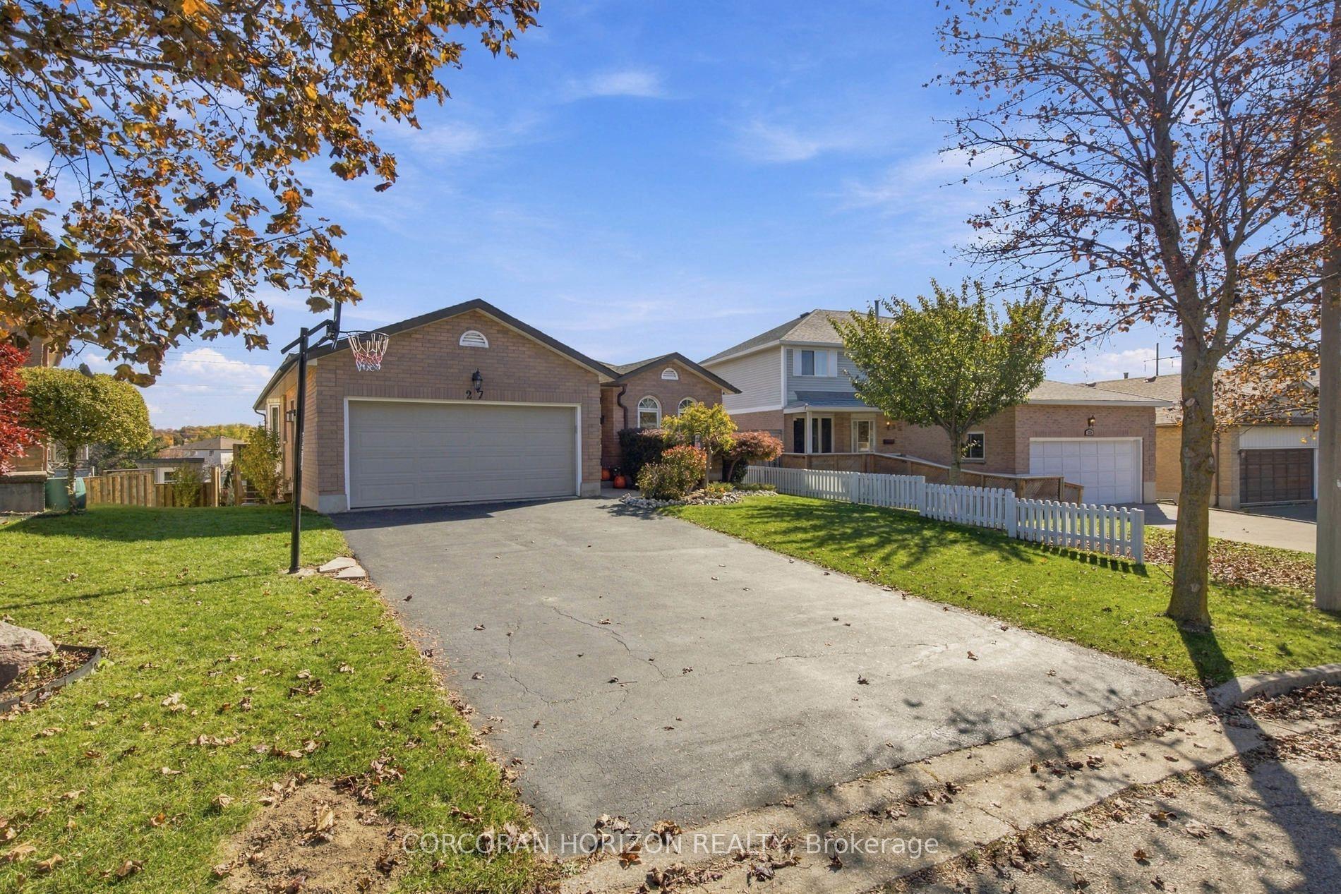 27 Costain Court, Kitchener, ON N2N 3A5
