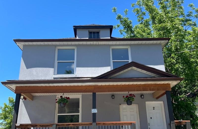 83 Carlton Street, St. Catharines, ON L2R 1R1