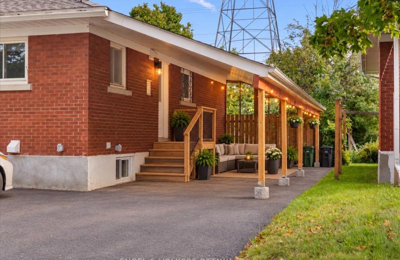 616 Browning Avenue B, Alta Vista and Area, ON K1G 0T9