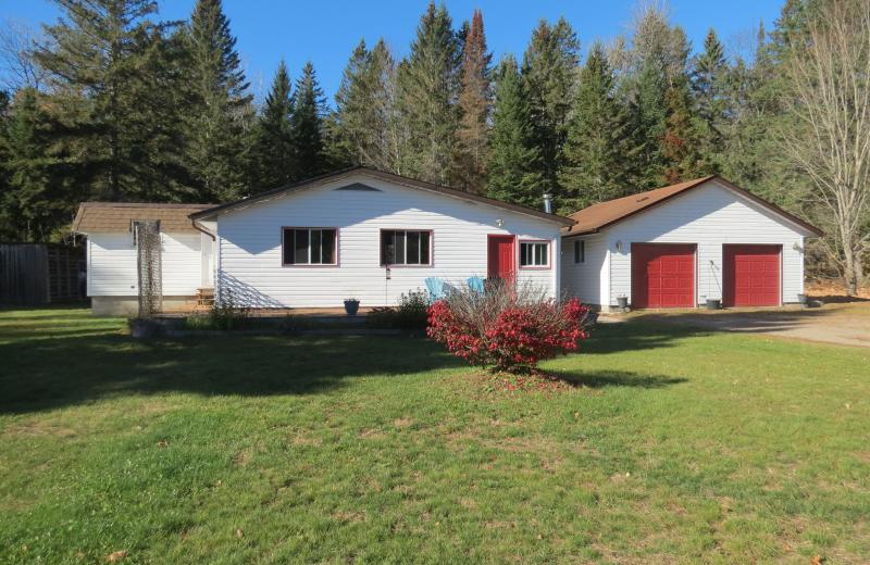 1084 South Algonquin Road, Dysart et al, ON K0L 1X0