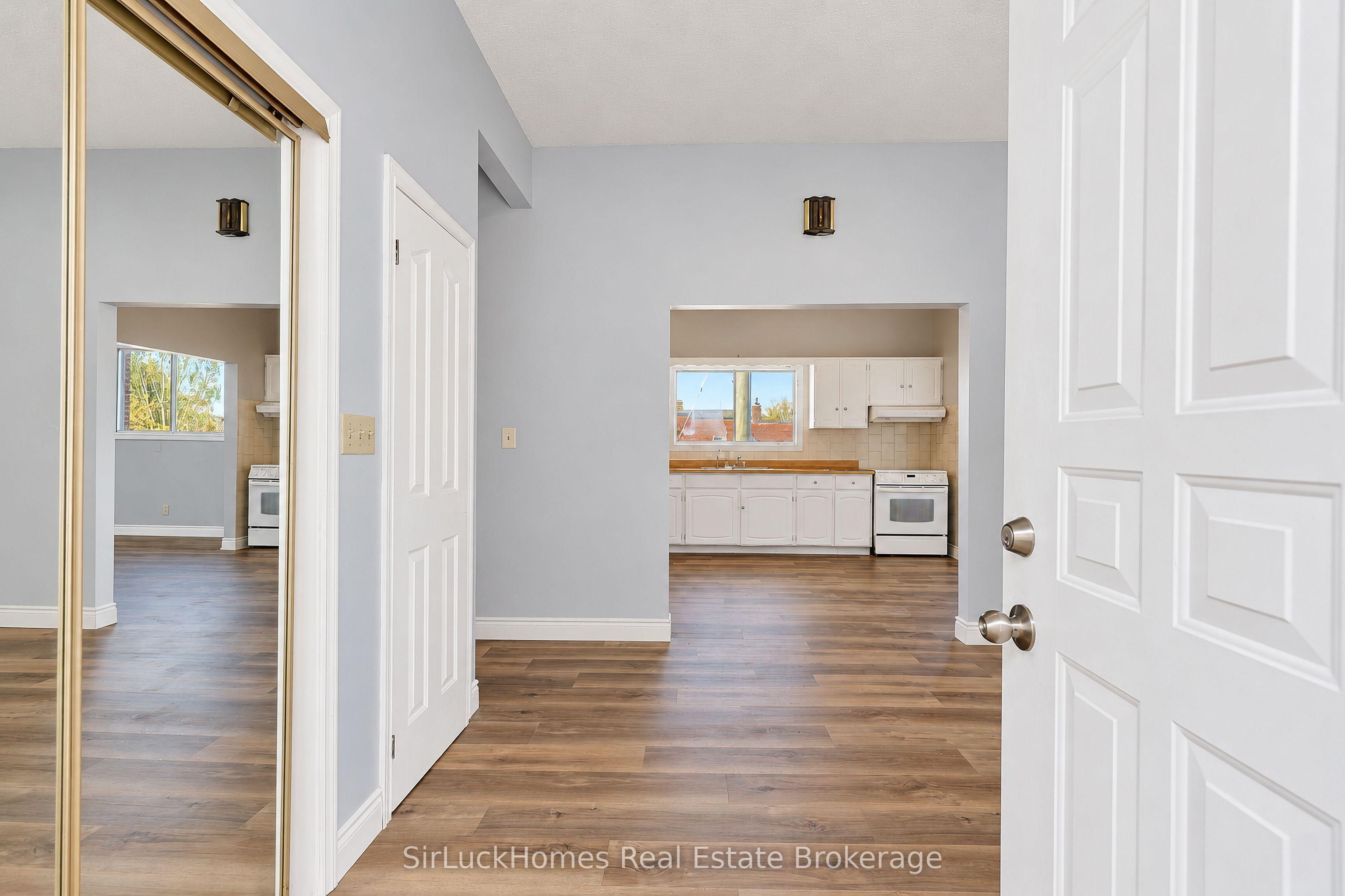 1241 Main Street E 2, Hamilton, ON L8K 1A8