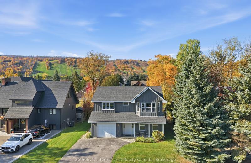104 Laurie's Court, Blue Mountains, ON L9Y 0L4