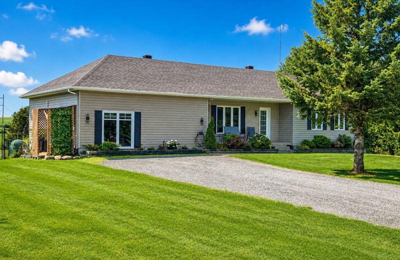 1890 cassburn Road, Champlain, ON K0B 1K0