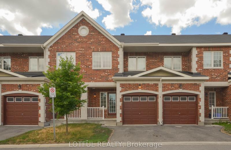 62 DUNDALK Private, Barrhaven, ON K2J 4X6