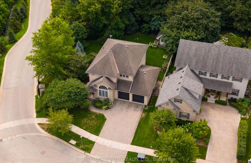 1519 Shore Road, London South, ON N6K 4Z5