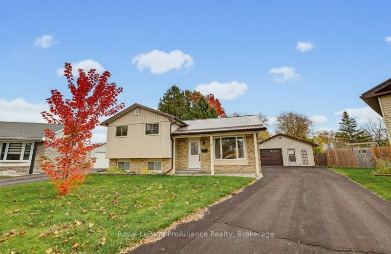 7 Yates Court, Belleville, ON K8P 4V5