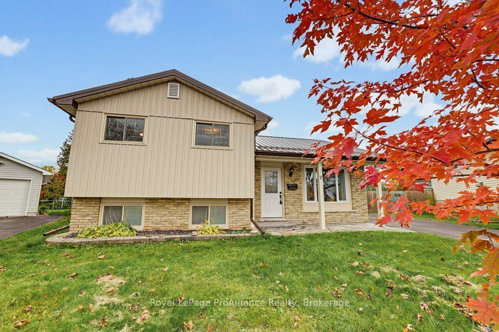 7 Yates Court, Belleville, ON K8P 4V5