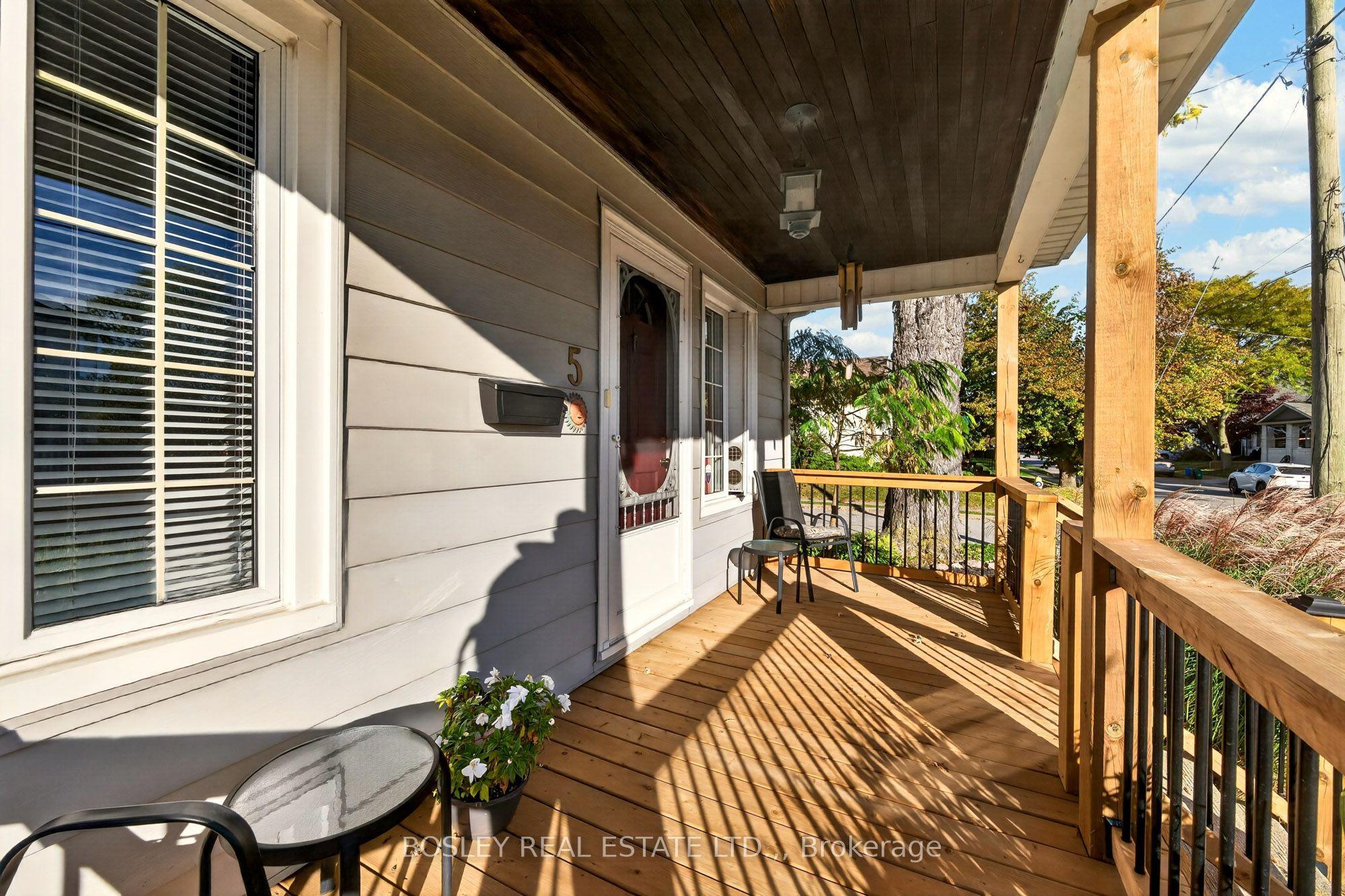 5 Stuart Avenue, St. Catharines, ON L2R 1M5