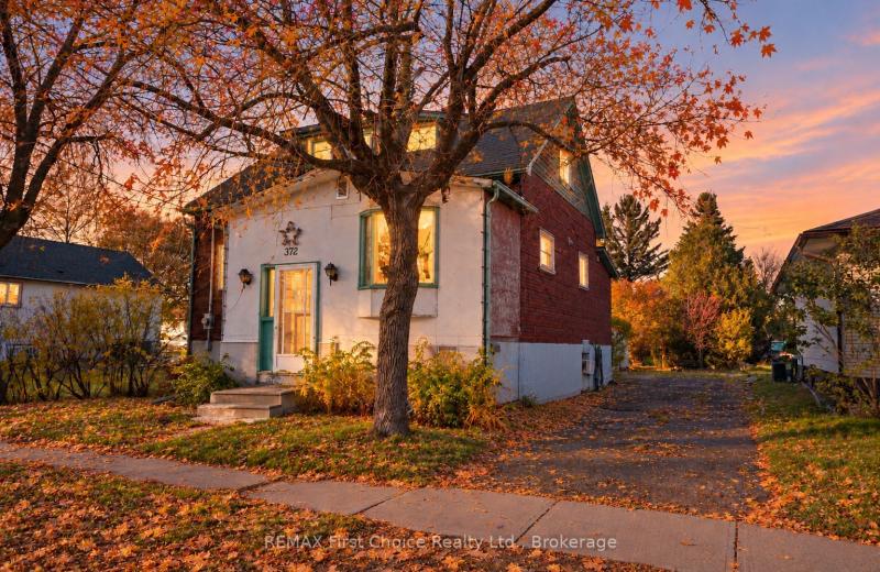 372 Inchiquin Street, Thunder Bay, ON P7B 2L6