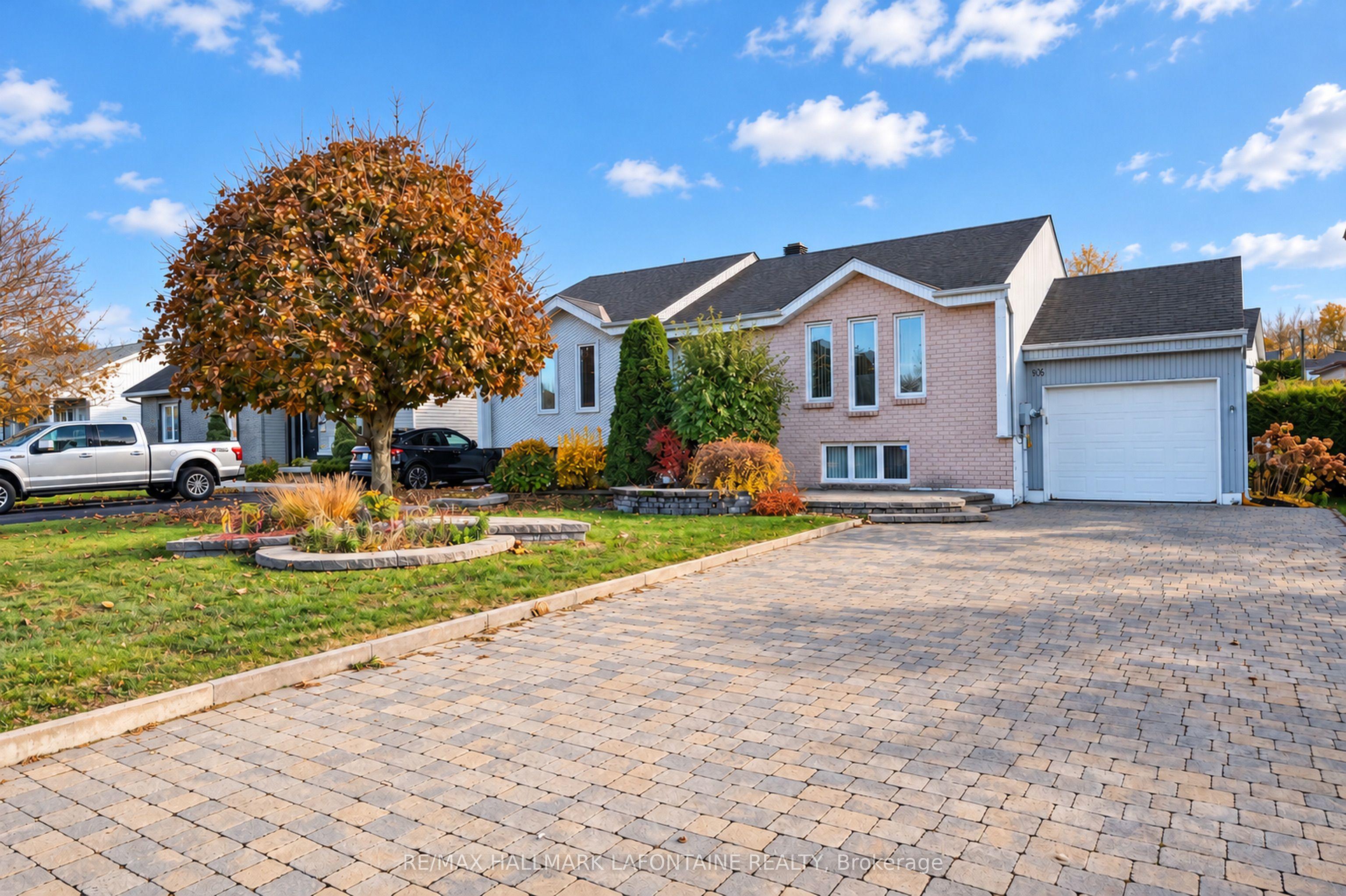 906 Royal Avenue, Hawkesbury, ON K6A 3K1