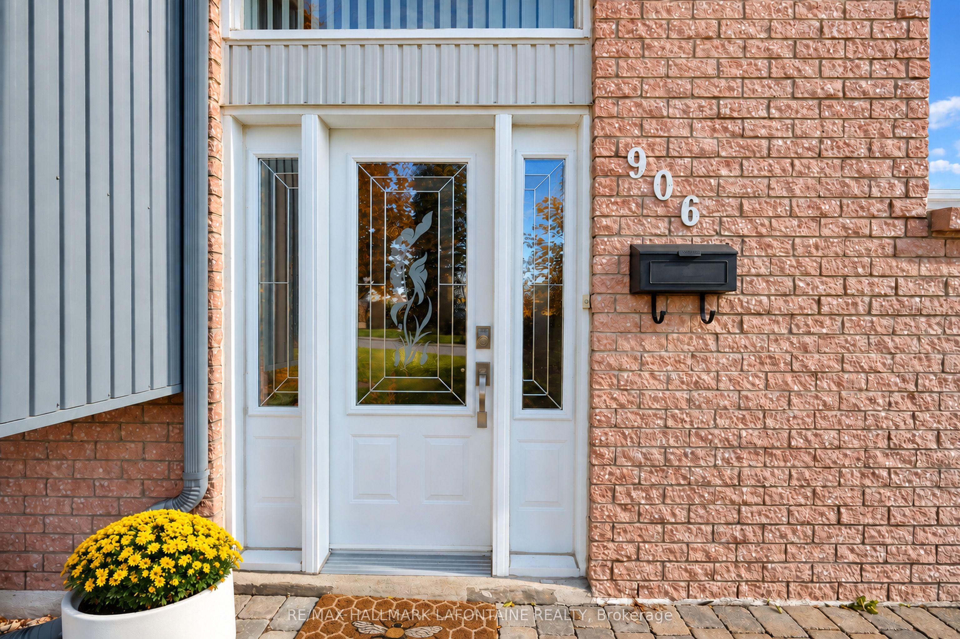 906 Royal Avenue, Hawkesbury, ON K6A 3K1