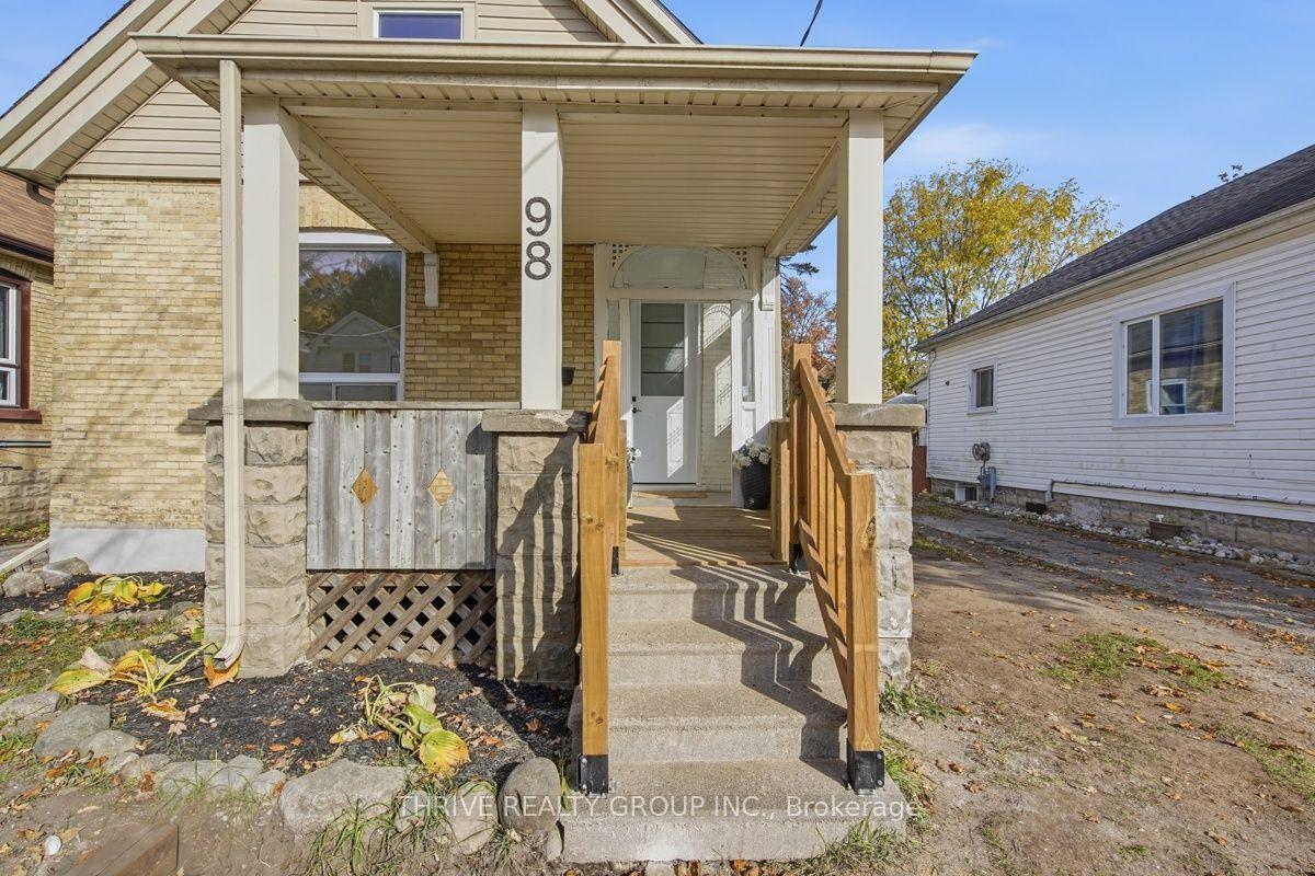 98 Mamelon Street E, London East, ON N5Z 1Y1