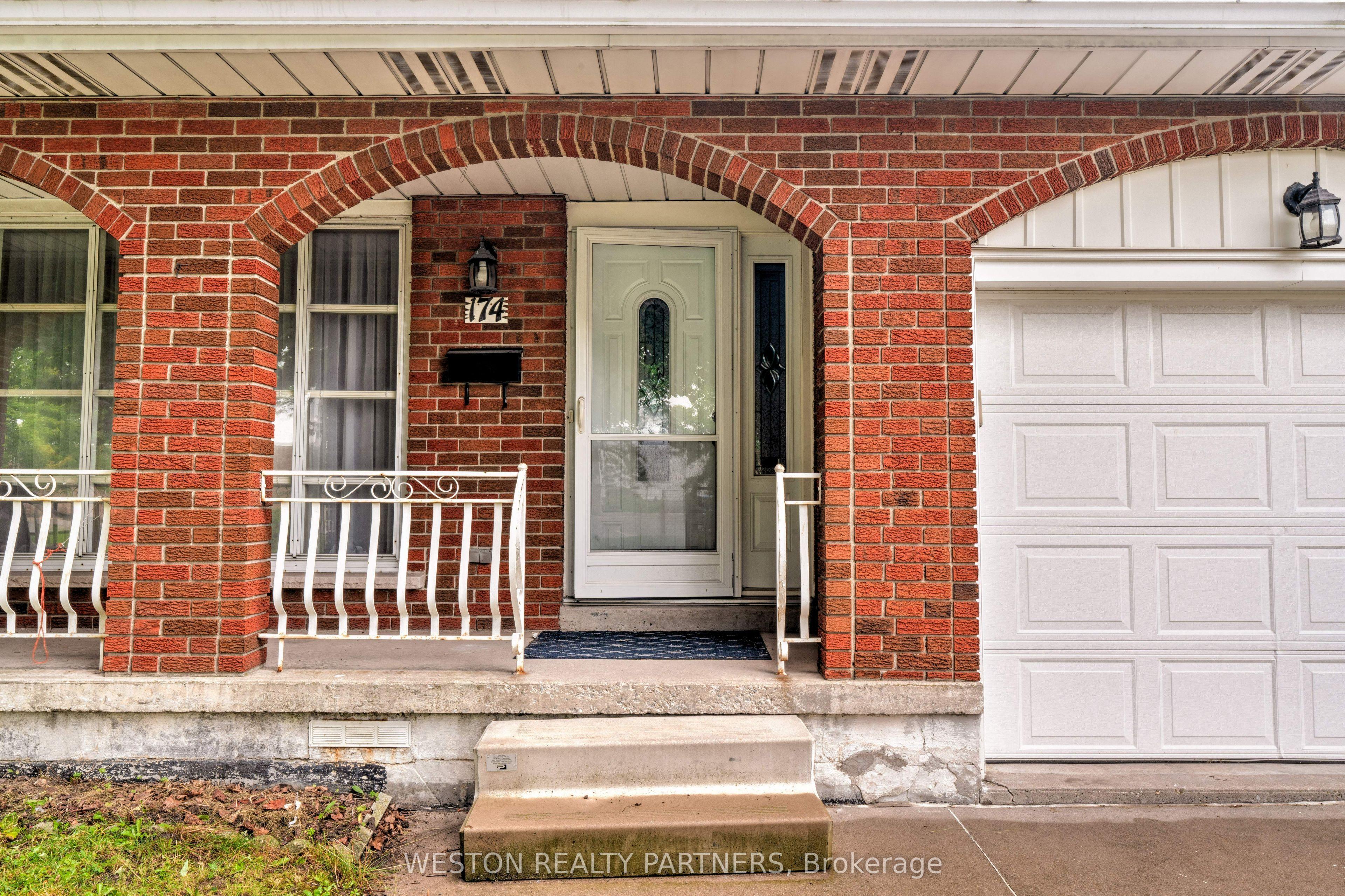 174 San Remo Drive, Hamilton, ON L9C 5T9
