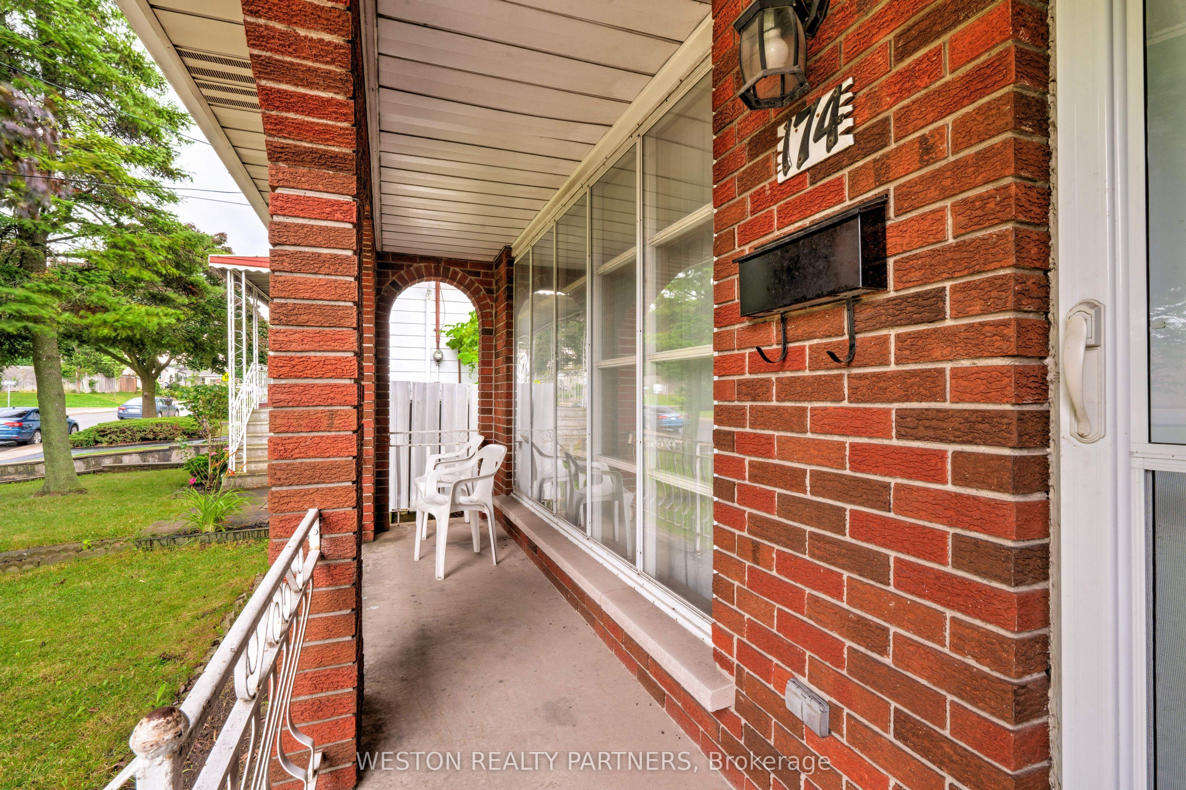 174 San Remo Drive, Hamilton, ON L9C 5T9