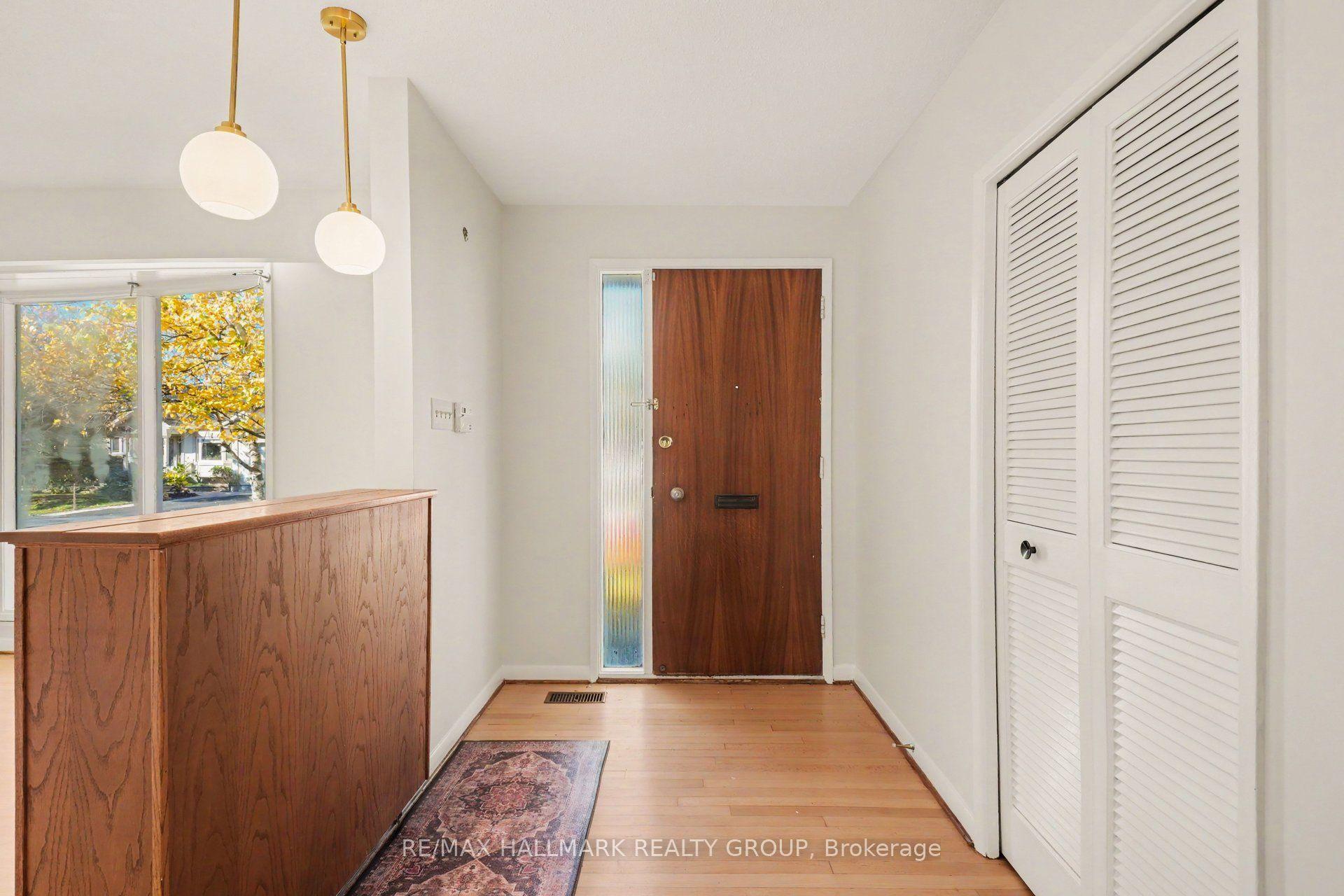 80 Chippewa Avenue, Meadowlands - Crestview and Area, ON K2G 1Y4